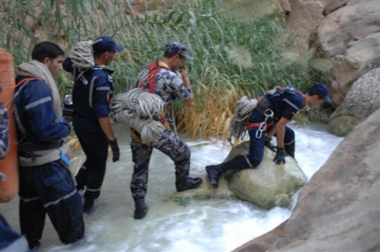 الدفاع المدني مسيرة إنجاز وعطاء في عهد الإستقلال ( صور )